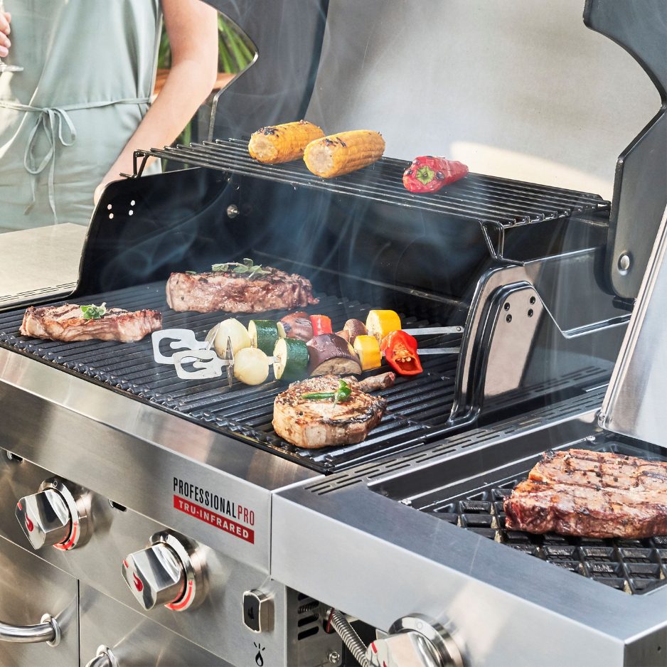 Compact and portable gas grill designed for efficient outdoor cooking.